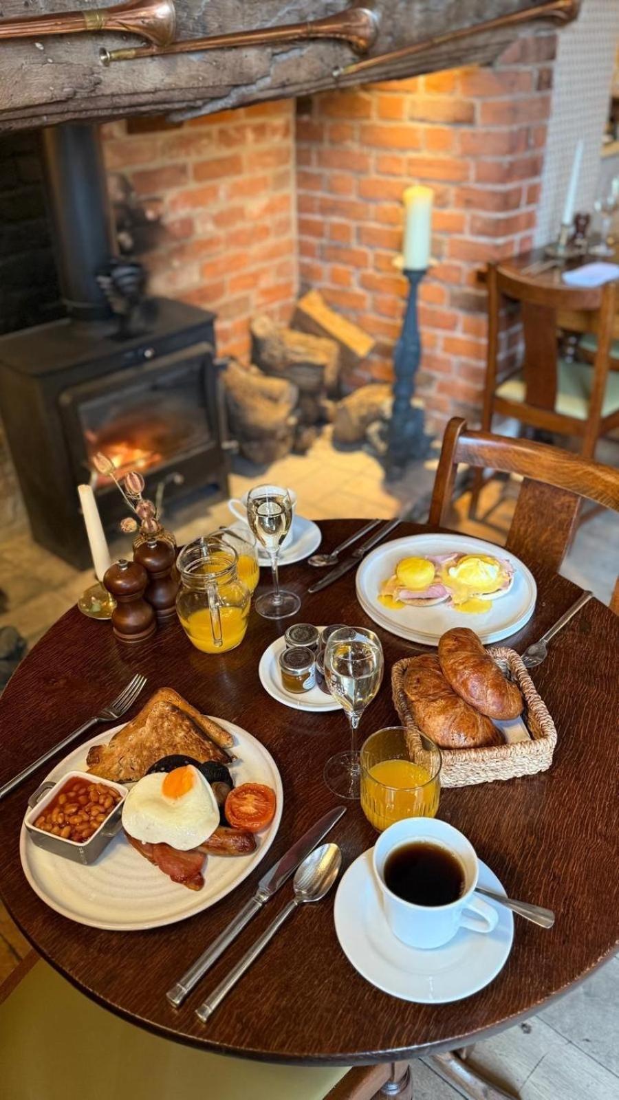 The Crown, Bildeston Hotel Bagian luar foto